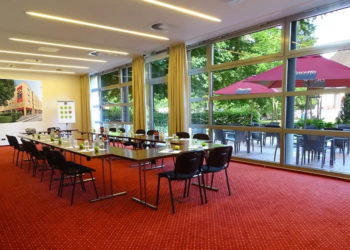 Western Plaza 4*