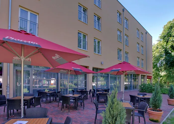 Hotel Western Plaza 4*
