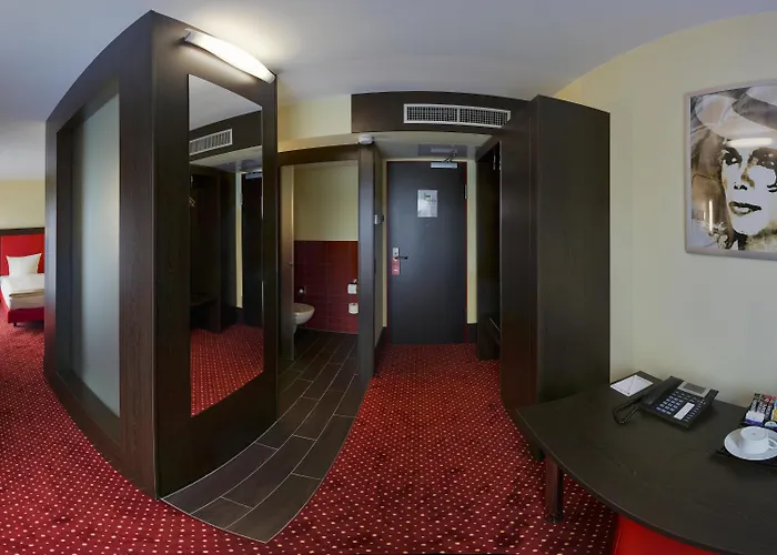 Hotel Western Plaza