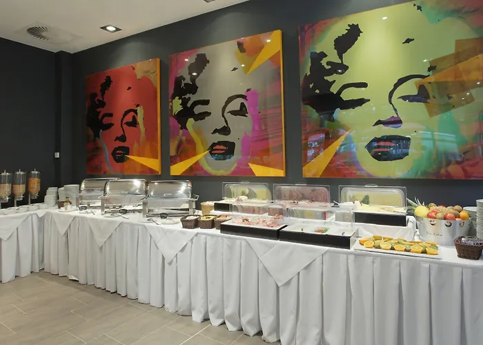Western Plaza Hotel 4*