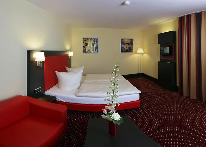 Western Plaza Hotel 4*